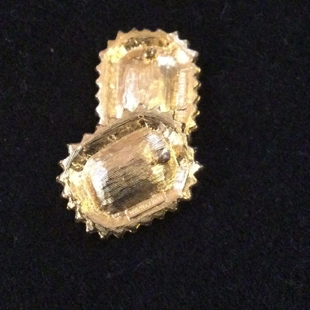 Earrings - Picture 2 of 3